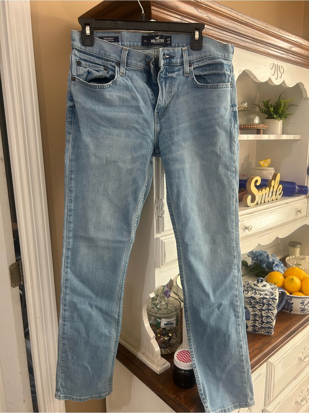 Hollister Men's Light Wash Slim Straight Jeans size 31/32 GUC